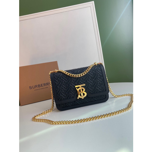 Burberry_Small_Quilted_T